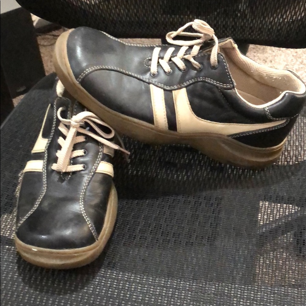 GBX Black-Tan lace ups leather